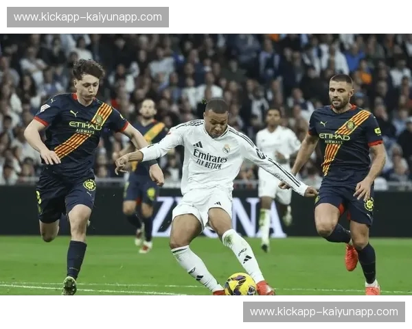 伯纳乌的战歌：皇家马德里与塞尔塔的绿茵对决，一场足球盛宴的预演